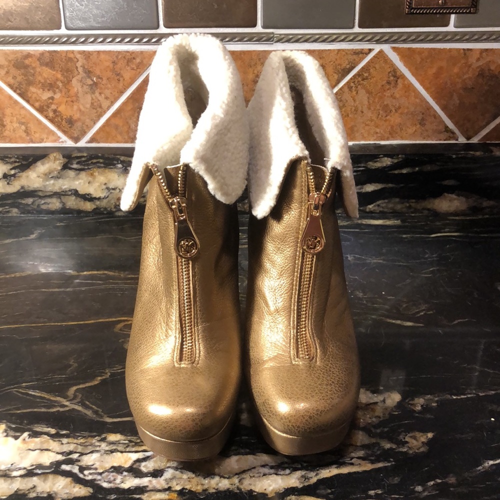 Michael Kors “Hamilton” Zip up bootie